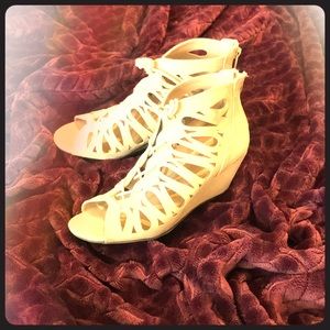 The mini wedge